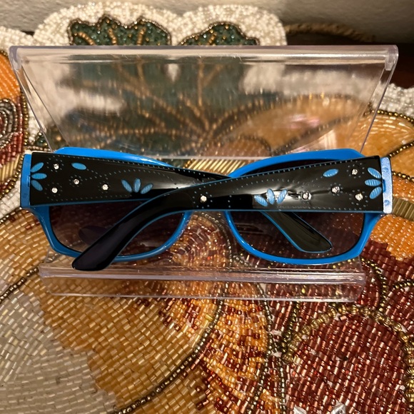 Fashion Sunglasses. Blue & Black Frames with Uv Protection Black Lens. NWOT - Picture 2 of 4